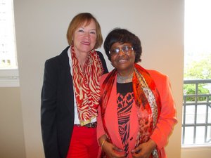 Irmingard Schewe-Gerigk und Dr. Pierrette Herzberger- Fofana